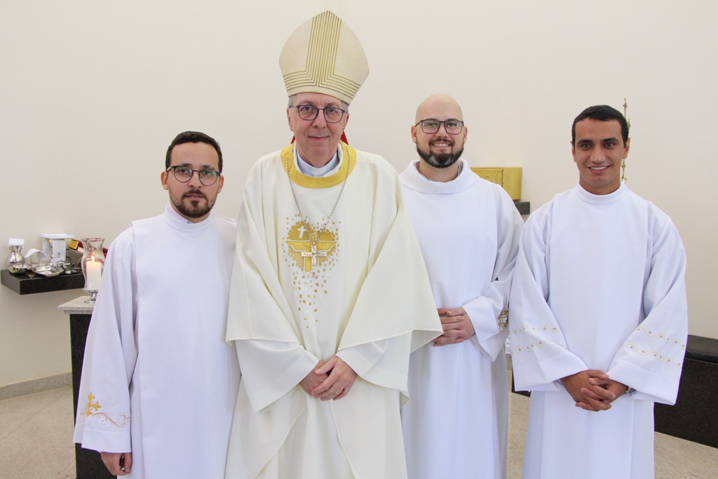 Foto | Seminaristas são admitidos como candidatos às ordem sacras durante missa pelo Dia Mundial de Oração pela Santificação do Clero