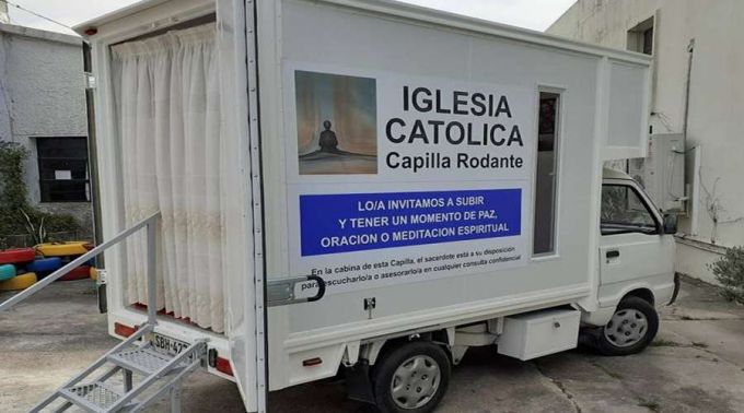 Foto | Paróquia no Uruguai cria capela móvel para combater indiferença religiosa