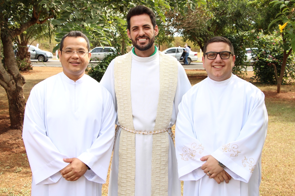 Foto | Seminaristas Carlos e Pedro serão ordenados diáconos em fevereiro