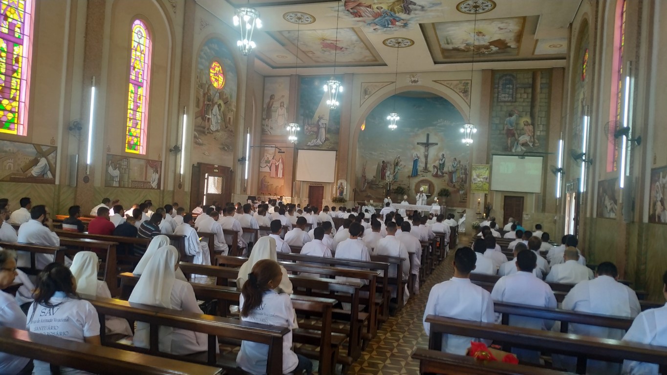Arcebispo, bispos e padres Formadores estiveram com 151 seminaristas em Barretos