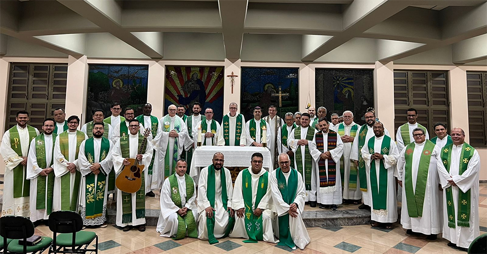 Dom Milton e padres da diocese estão em Retiro